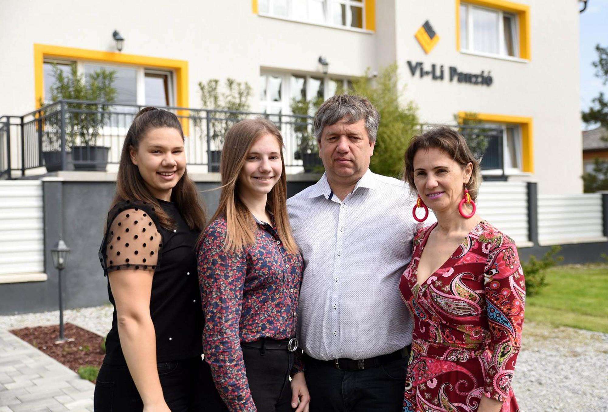 Vi-Li Panzio Bed and Breakfast Maklár Exteriör bild